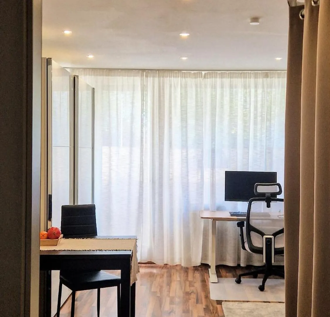 Large Cozy Studio With Balcony And Kitchen At Pasing Mnichov 0*,  Německo